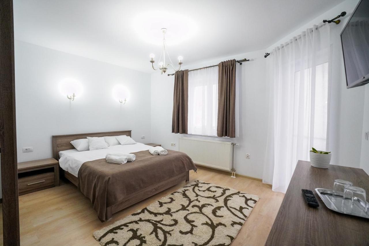 Отель Casa Alessias Вишеу-де-Сус Экстерьер фото